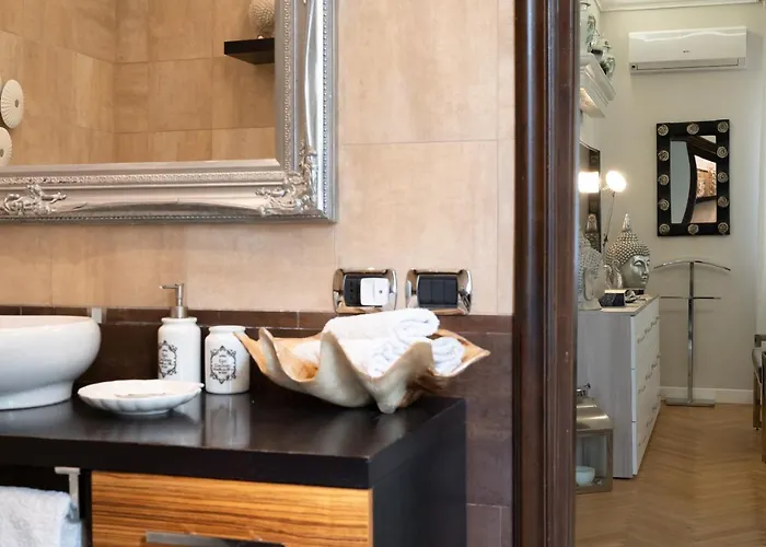 Luxury San Pietro Apartment Rome